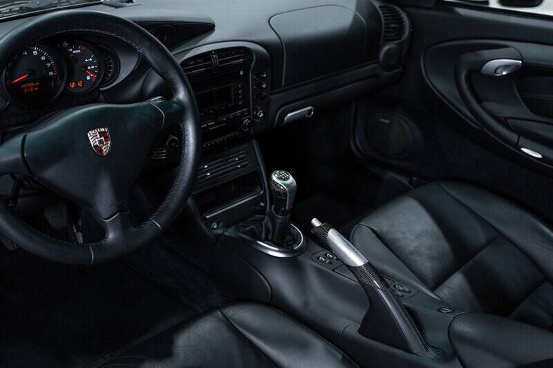 2004 Porsche 911 Carrera 4S