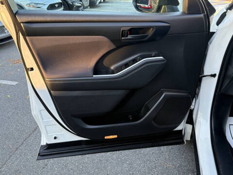 2020 Toyota Highlander L