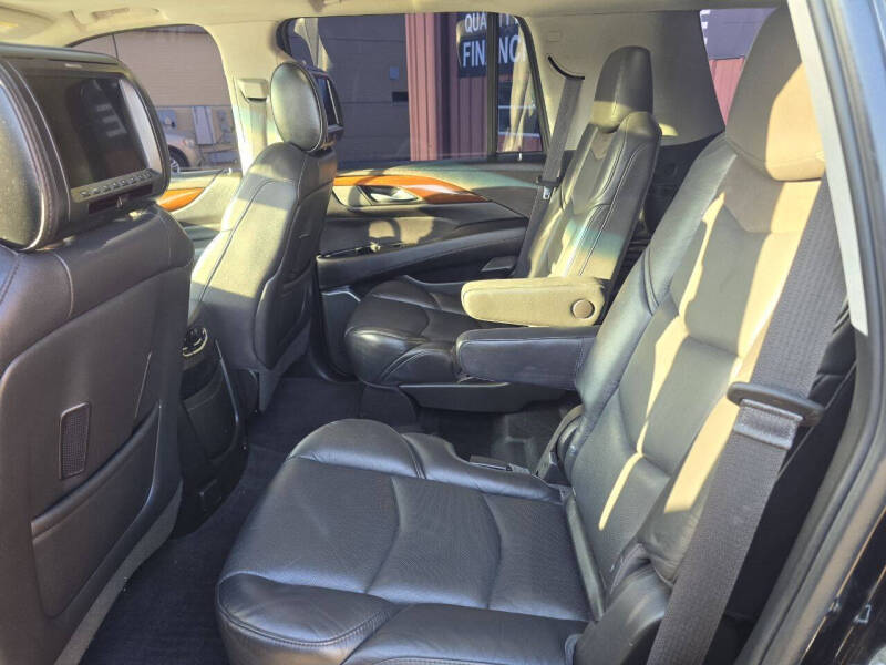 2018 Cadillac Escalade Luxury