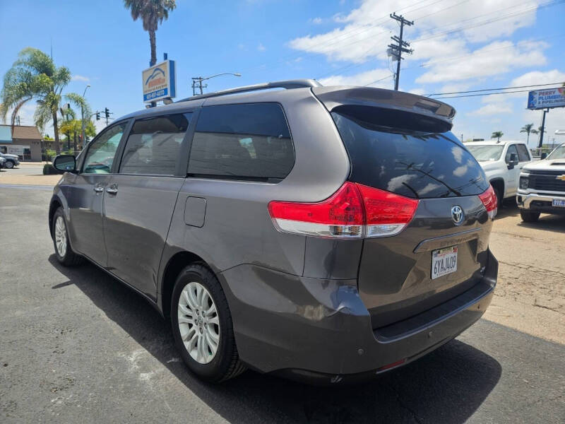 2013 Toyota Sienna XLE 8-Passenger