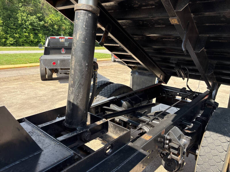 1998 Ford F-800 - Photo 8