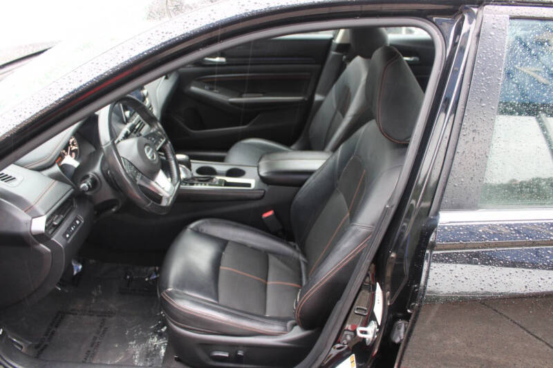 2022 Nissan Altima 2.5 SR
