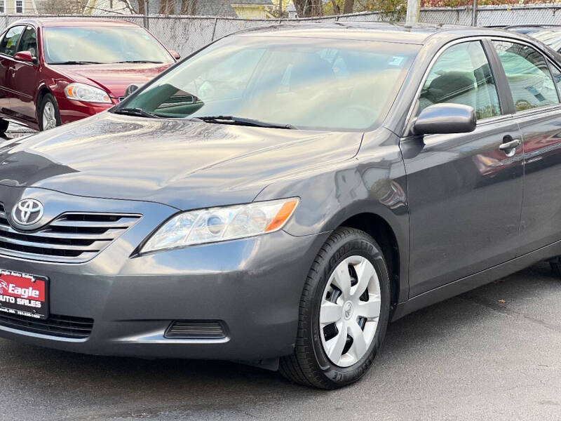 2009 Toyota Camry LE photo 10