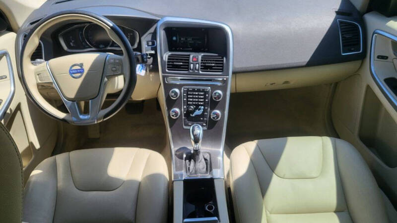 2015 Volvo XC60 T5 Drive-E Premier