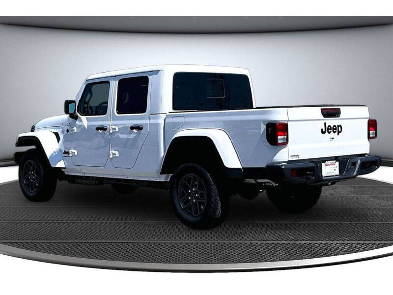 2026 Jeep Gladiator Sport S