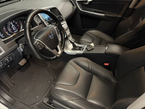 2017 Volvo XC60 T6 Dynamic