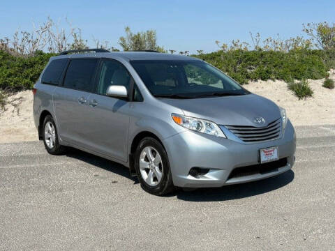 2016 Toyota Sienna LE 8-Passenger