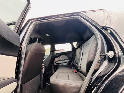2017 Kia Soul +