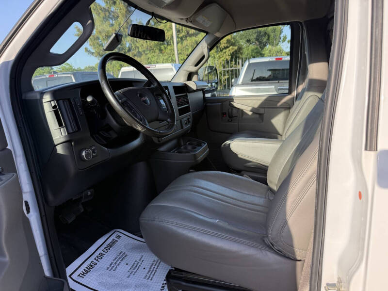 2022 GMC Savana 2500