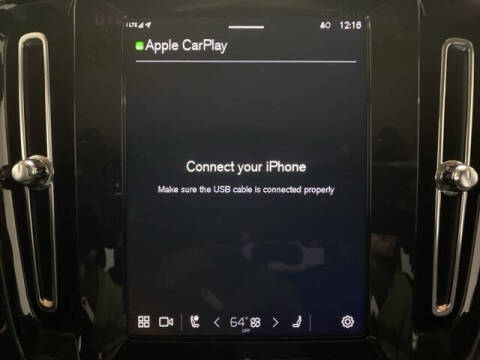 2025 Volvo XC40 B5 Plus Bright Theme