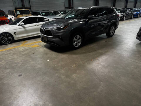 2022 Toyota Highlander LE