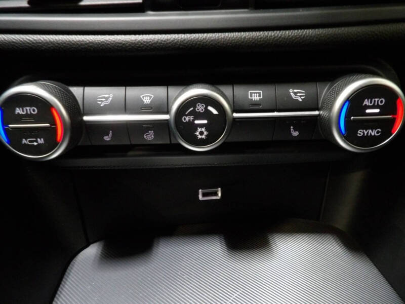 2017 Alfa Romeo Giulia Ti