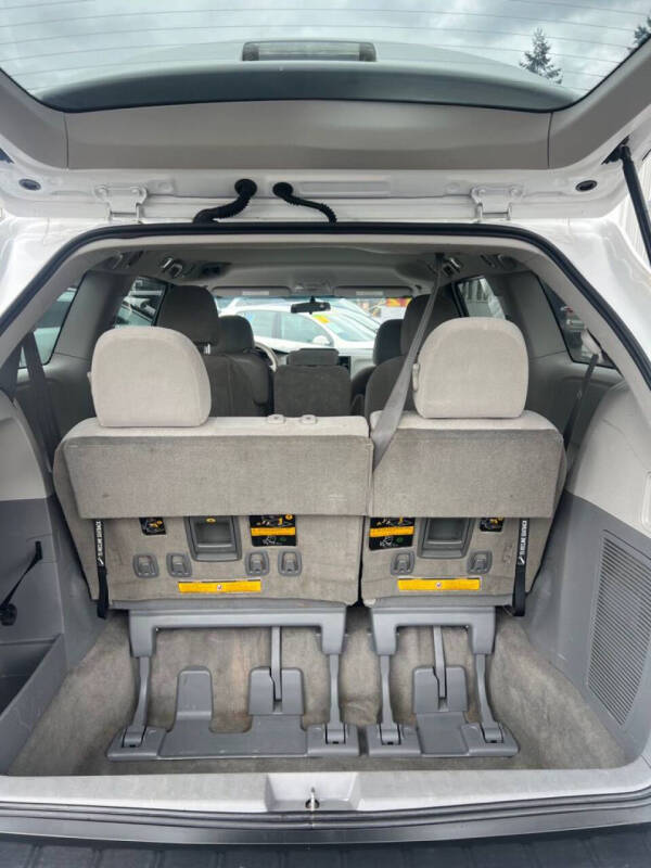 2012 Toyota Sienna