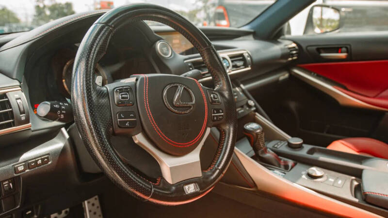 2017 Lexus IS 200t
