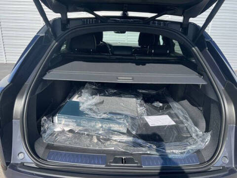 2025 Land Rover Range Rover Velar P250 Dynamic SE