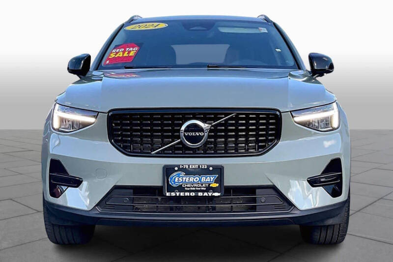 2024 Volvo XC40 B5 Core Bright Theme
