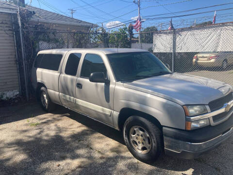 2004 Chevrolet Silverado 1500 for sale at Thomas Anthony Auto Sales LLC DBA Manis Motor Sale in Bridgeport CT