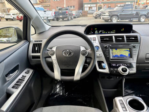 2012 Toyota Prius v Five