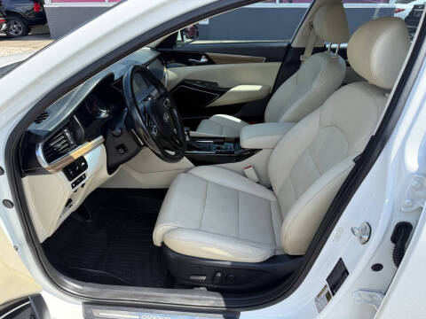 2017 Kia Cadenza Premium