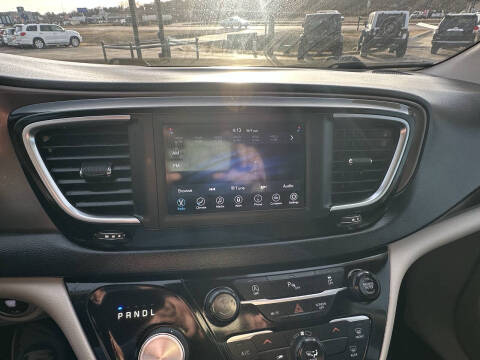 2021 Chrysler Voyager L