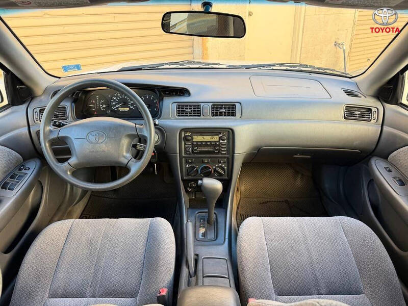 2000 Toyota Camry