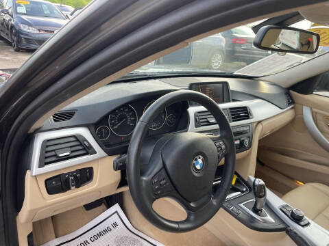 2012 BMW 3 Series 328i
