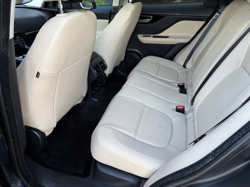 2018 Jaguar F-PACE 25t Premium