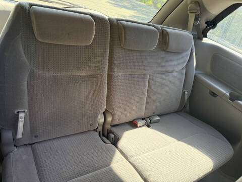 2006 Toyota Sienna LE 8 Passenger