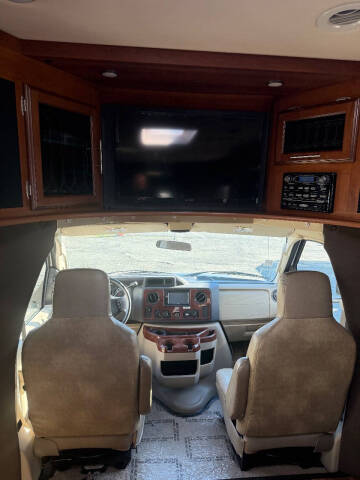 2013 Coachmen RV Concorde 300TS
