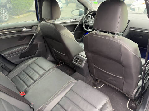 2017 Volkswagen Golf R 4Motion