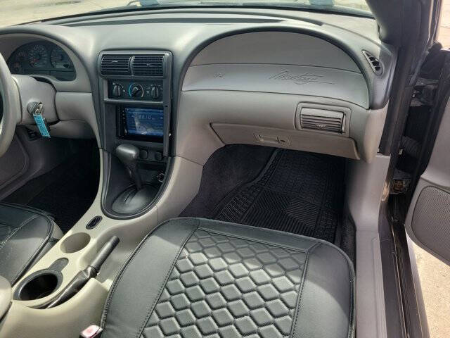 2004 Ford Mustang