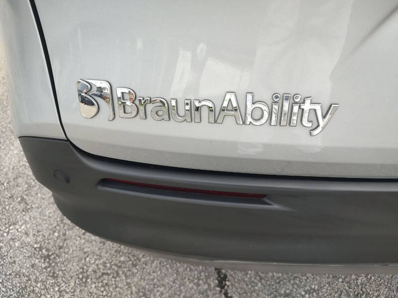 2022 Toyota Sienna XLE 7-Passenger