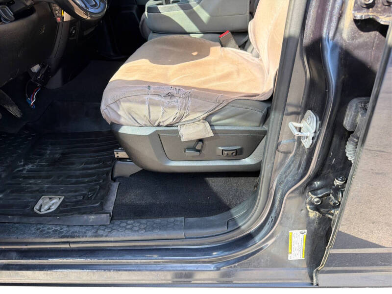2017 RAM 1500 SLT