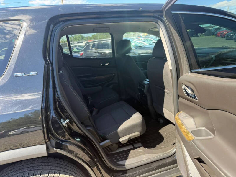 2022 GMC Acadia SLE