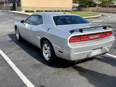 2009 Dodge Challenger SE