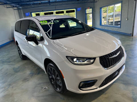 2024 Chrysler Pacifica Touring