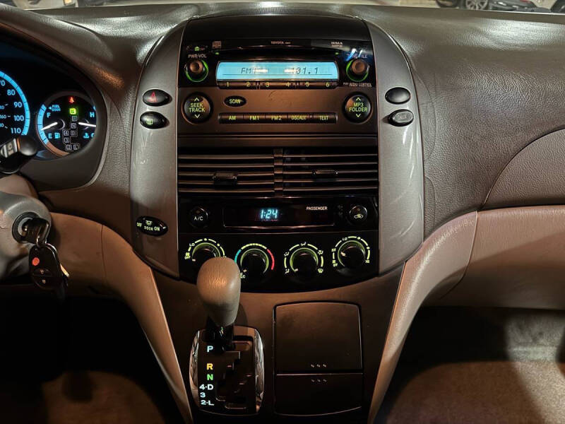 2007 Toyota Sienna CE 7-Passenger