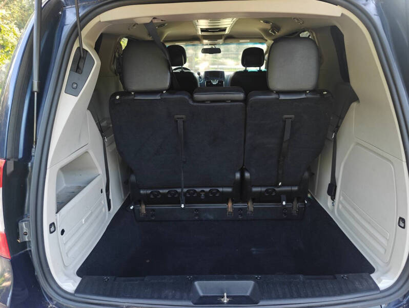 2016 Chrysler Town and Country Touring