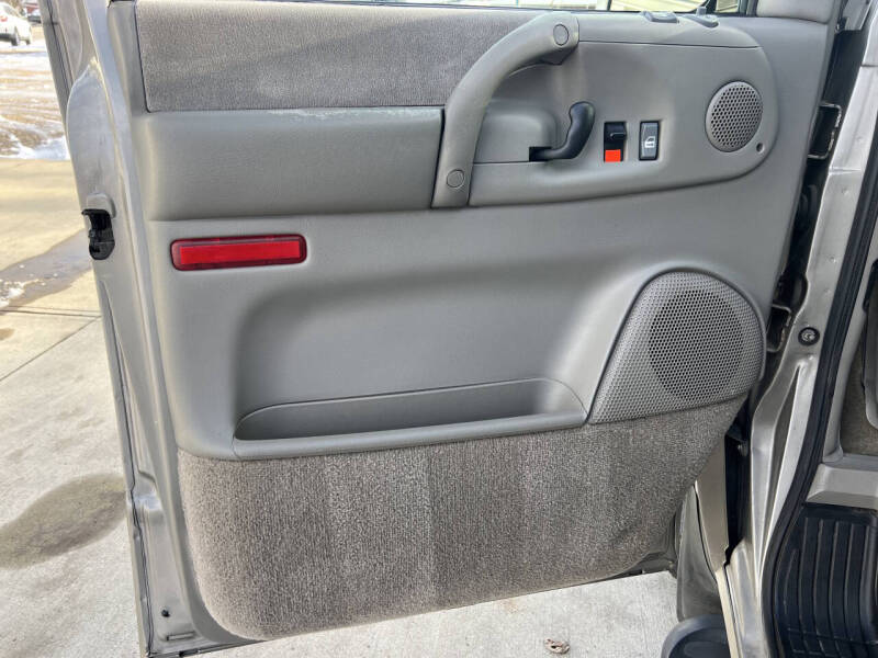 2005 Chevrolet Astro LS