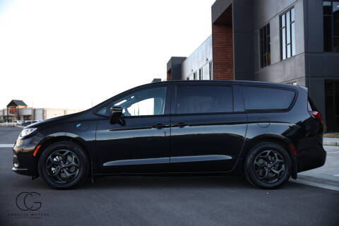 2023 Chrysler Pacifica Plug-In Hybrid Limited