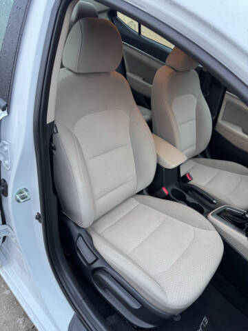 2020 Hyundai Elantra SEL