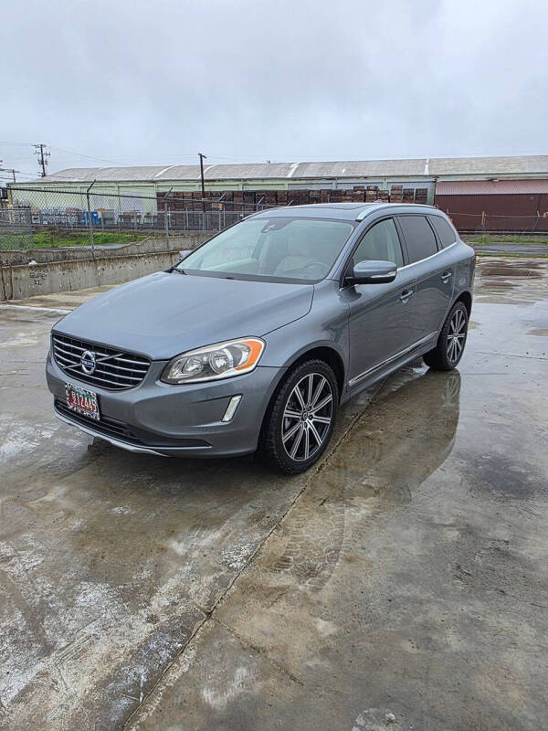 2016 Volvo XC60 T5 Drive-E Premier