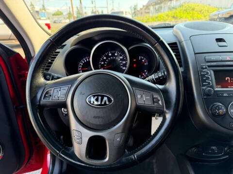 2013 Kia Soul +
