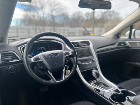 2014 Ford Fusion SE