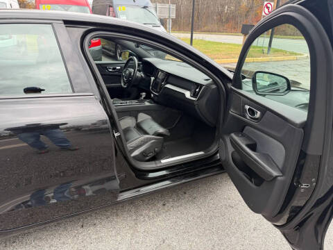 2019 Volvo S60 T6 R-Design