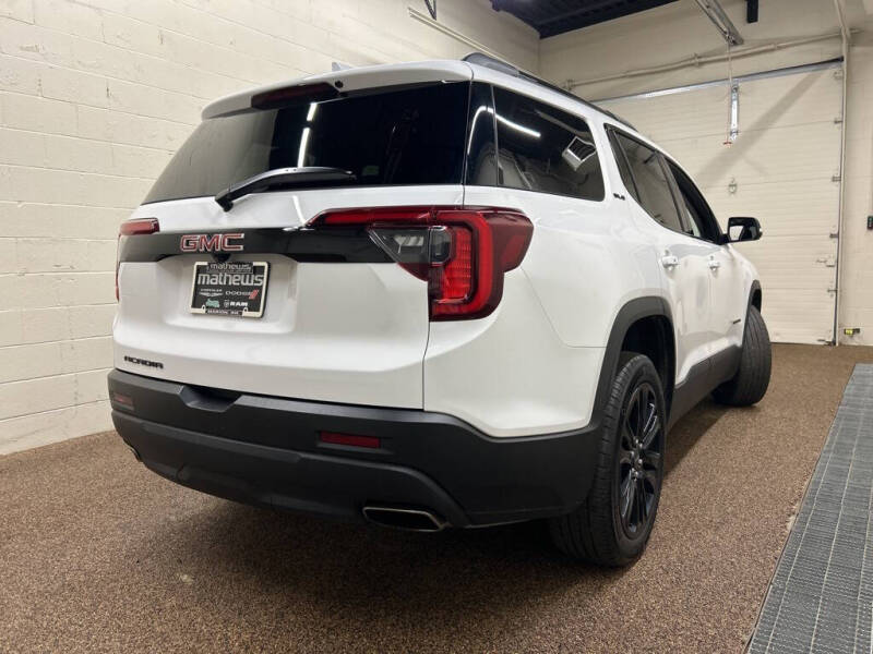 2023 GMC Acadia SLE