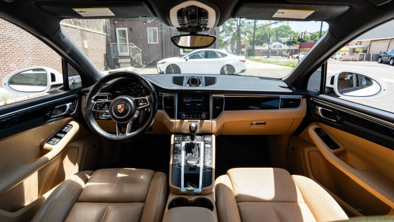 2017 Porsche Macan
