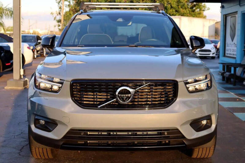 2022 Volvo XC40 T4 R-Design