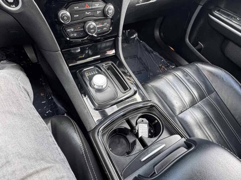 2022 Chrysler 300 S V8