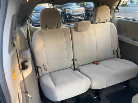 2012 Toyota Sienna